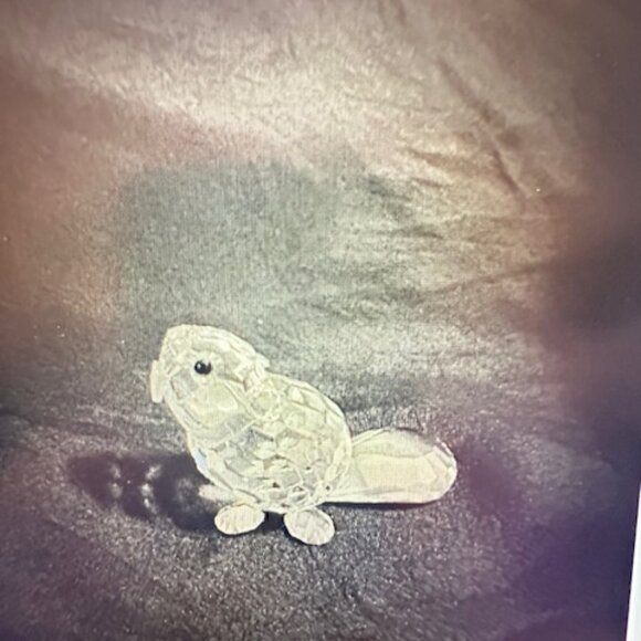 Swarovski Crystal Beaver Figurine and Open Oyster Shell With Crystal Pearl - Picture 2 of 2